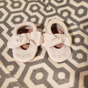Brand New Freshly Picked Bunny Knot moccasins 0
